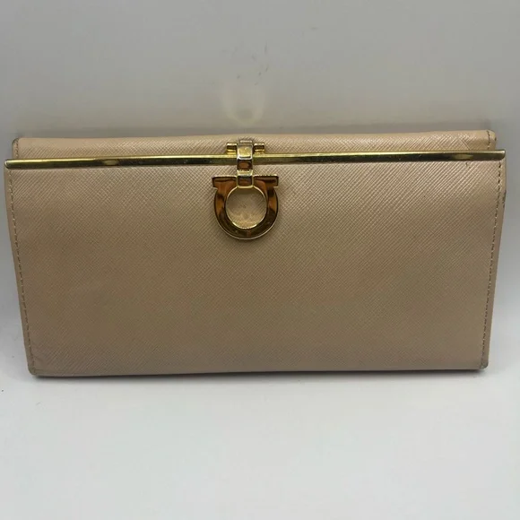 Salvatore Ferragamo long wallet. Beautiful condition. - Picture 1 of 12